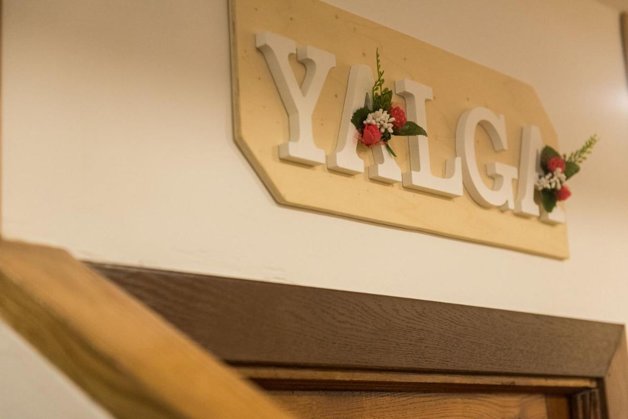 Albergue La Yalga Queruas Exterior foto